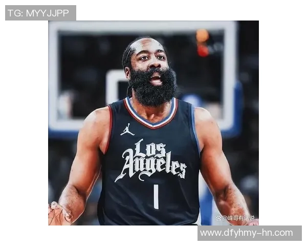 哈登在篮球场上的风采与足球明星的魅力相似之处探讨