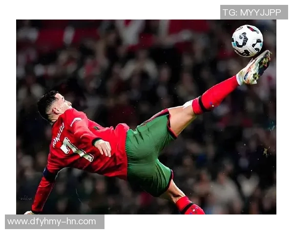 最矮后卫足球明星的传奇故事与职业生涯回顾 最矮后卫足球明星的传奇故事与职业生涯回顾